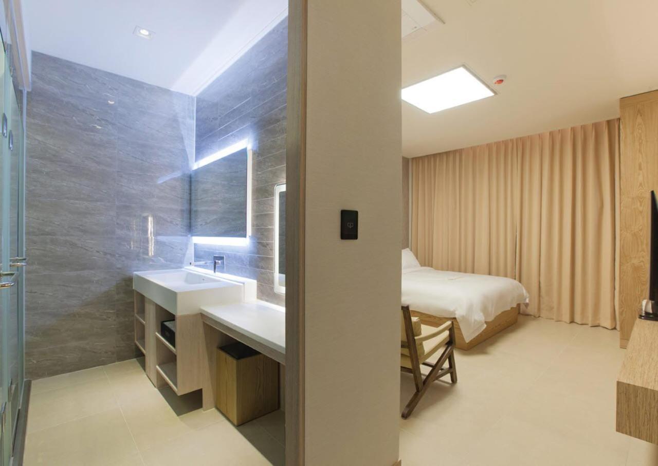Yeosu Stay Hotel Oda fotoğraf