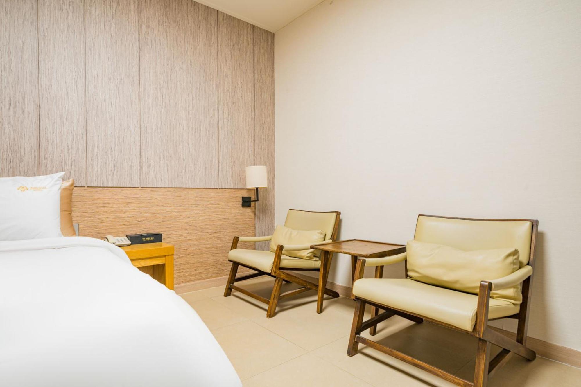 Yeosu Stay Hotel Oda fotoğraf