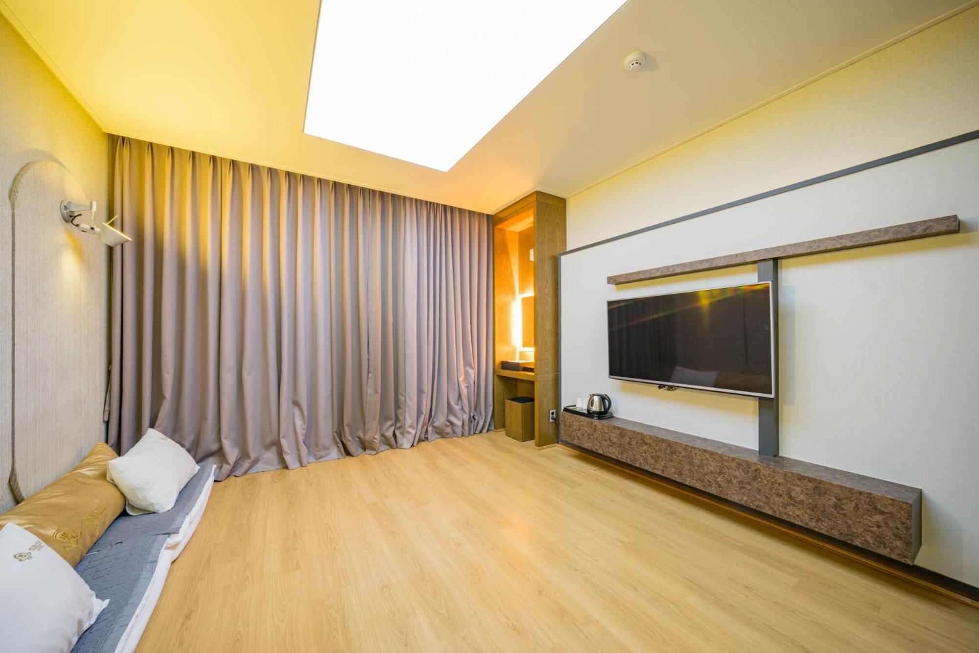 Yeosu Stay Hotel Oda fotoğraf