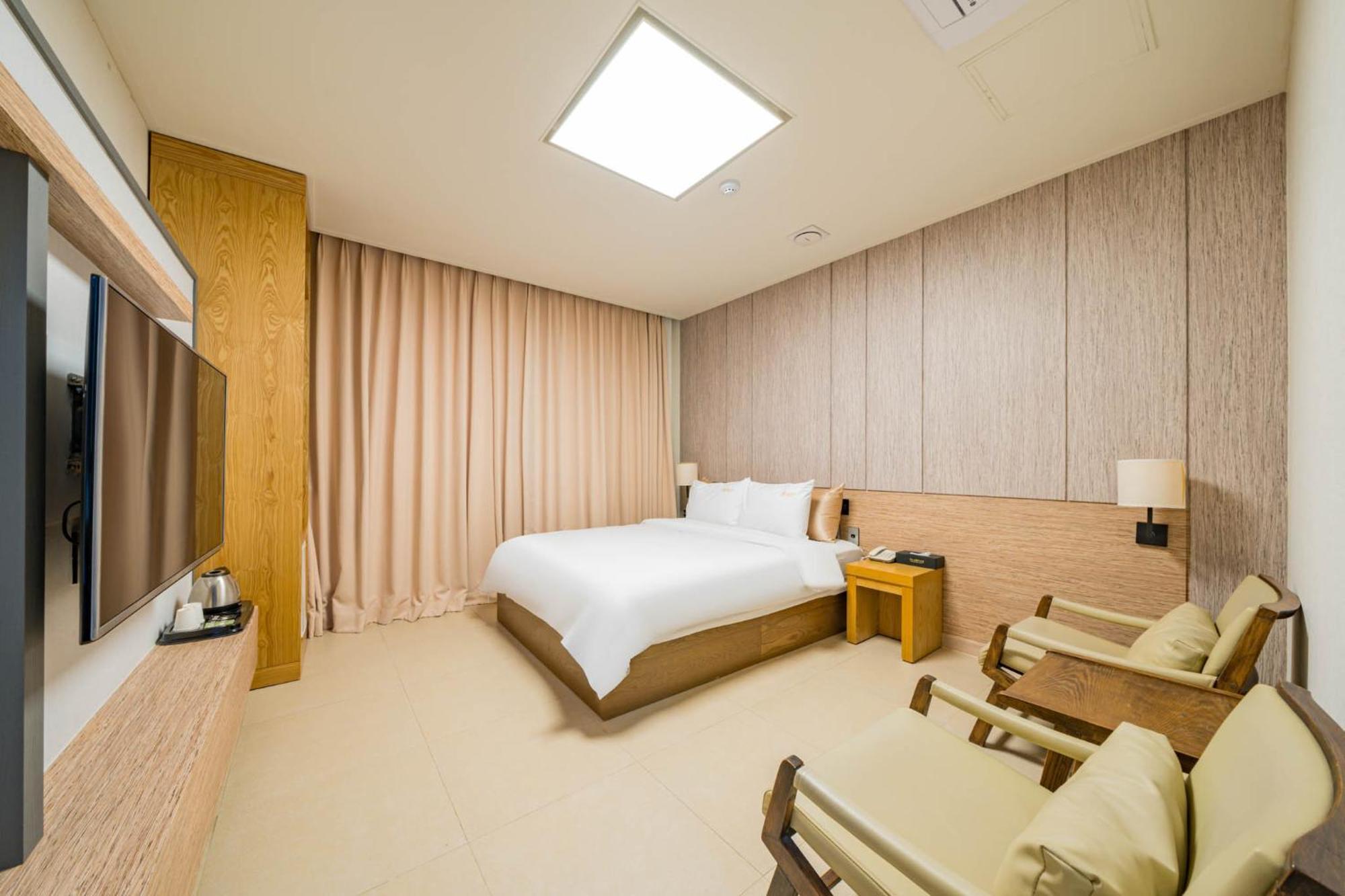 Yeosu Stay Hotel Oda fotoğraf