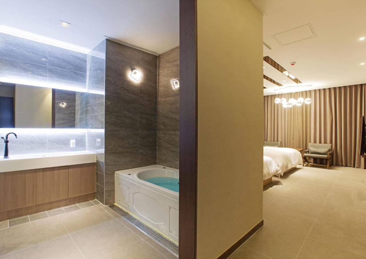 Yeosu Stay Hotel Oda fotoğraf