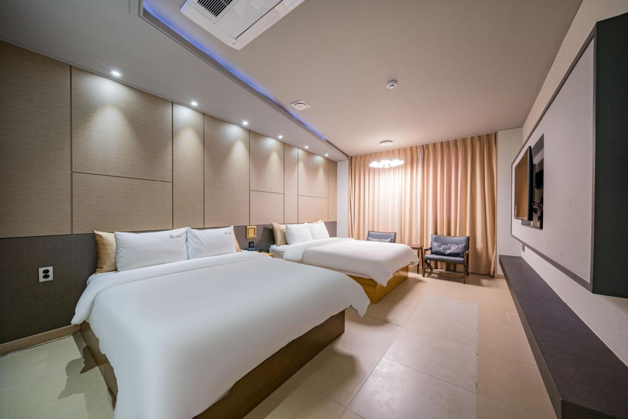 Yeosu Stay Hotel Oda fotoğraf