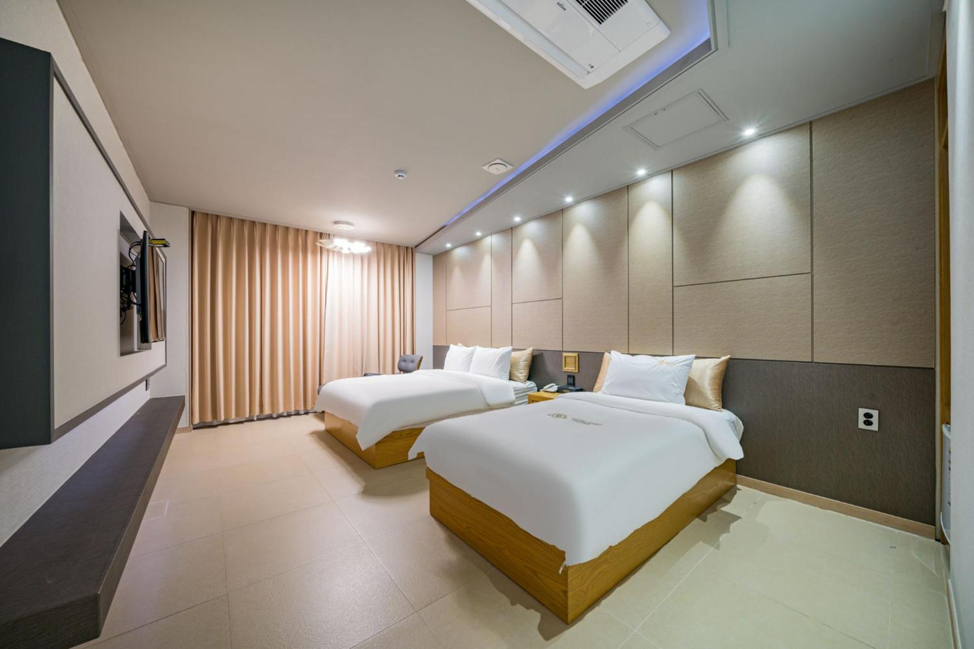 Yeosu Stay Hotel Oda fotoğraf