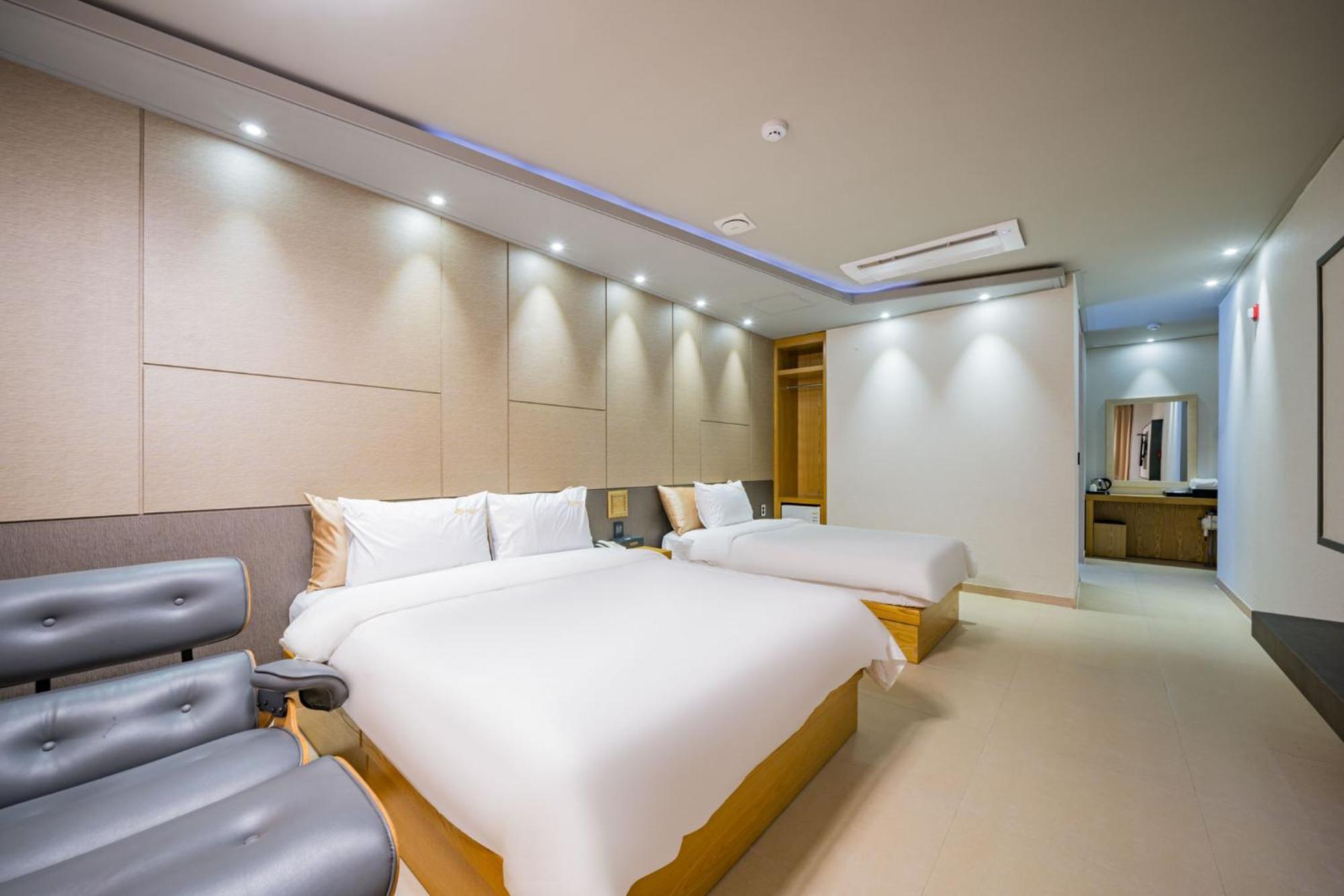 Yeosu Stay Hotel Oda fotoğraf