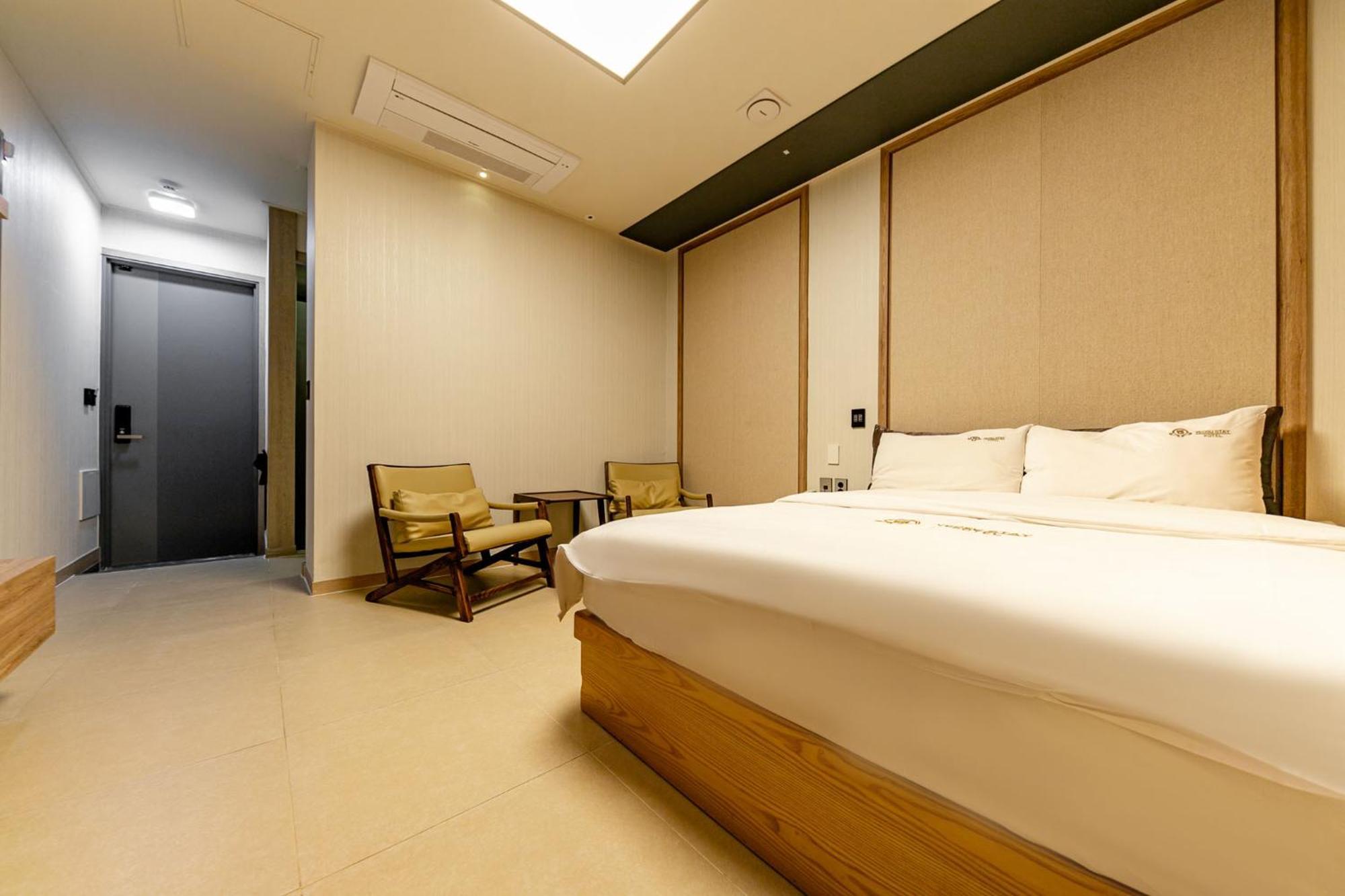 Yeosu Stay Hotel Oda fotoğraf