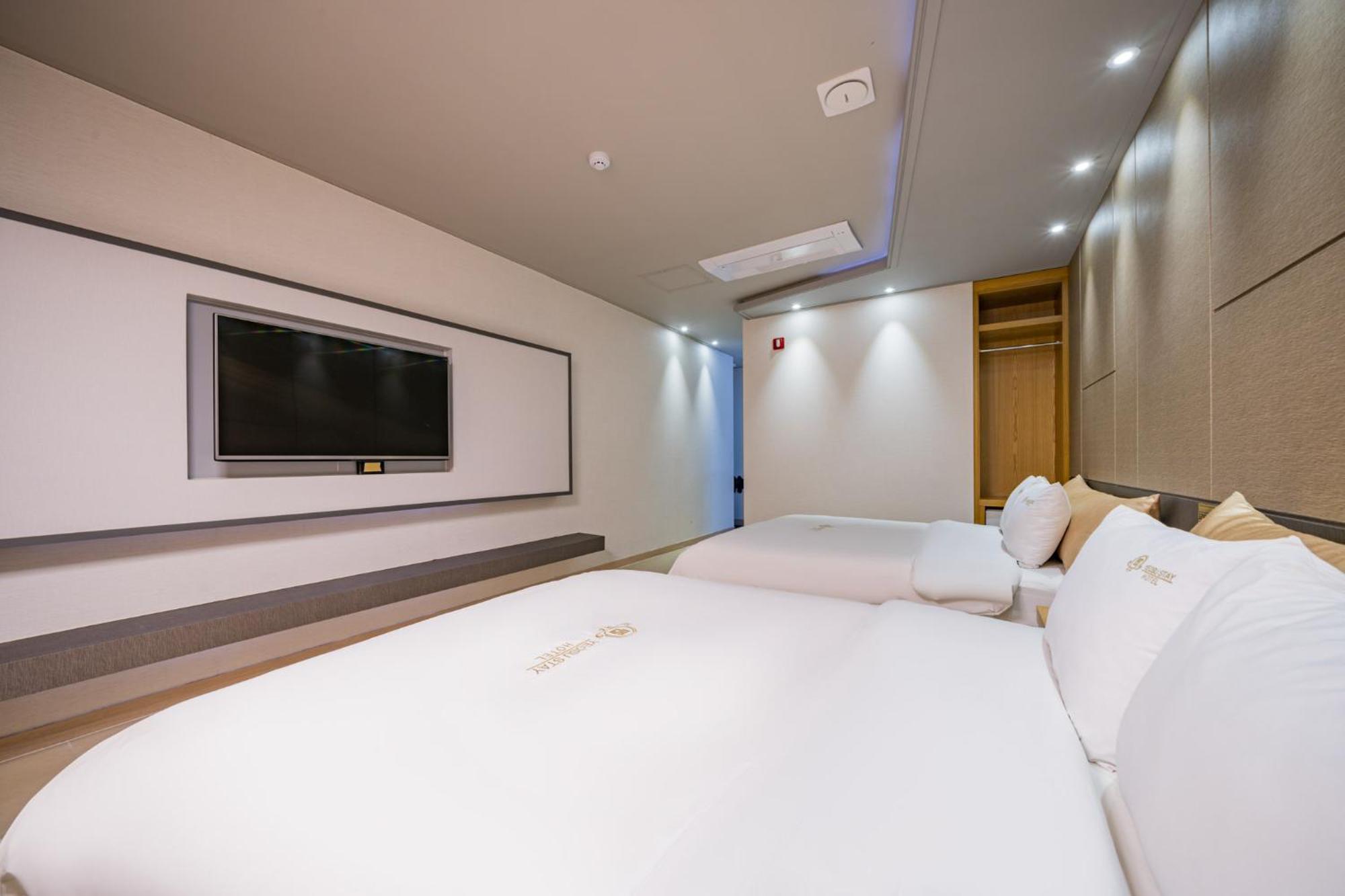 Yeosu Stay Hotel Oda fotoğraf